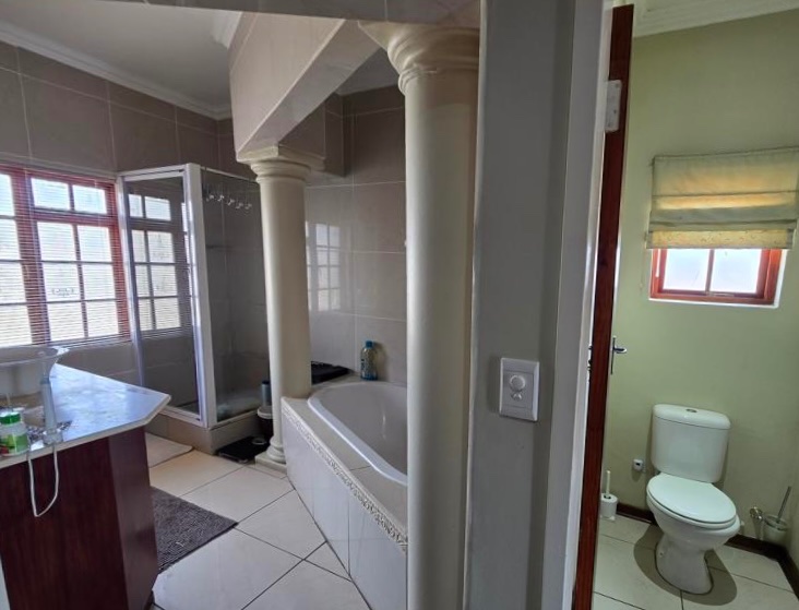 4 Bedroom Property for Sale in Wilkoppies North West